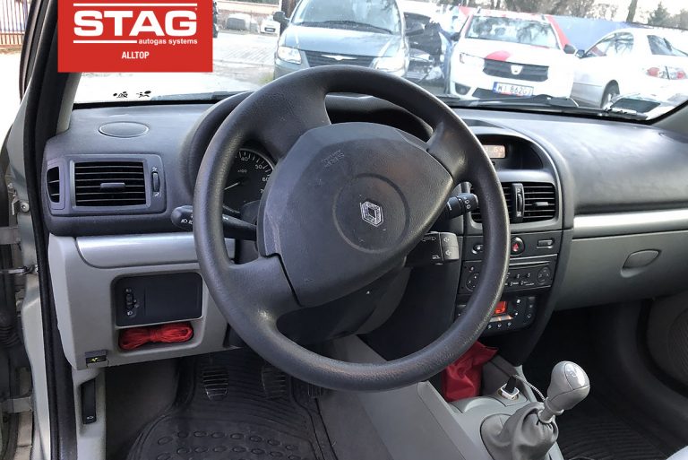 Renault Clio 2003 1.4 98KM