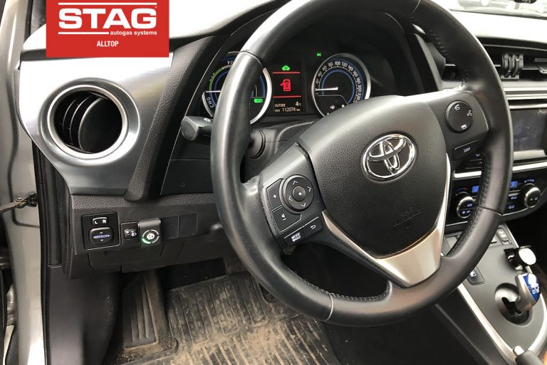 Toyota Auris 2013 1,8 100KM