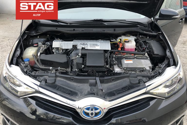 Toyota Auris 2015 1,8 99KM