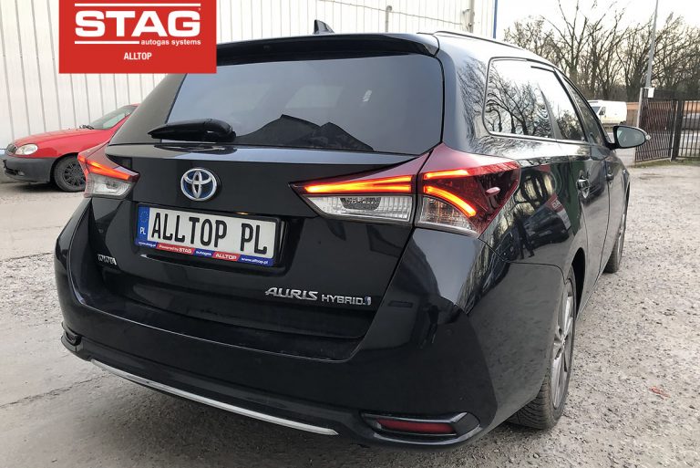 Toyota Auris 2015 1,8 99KM