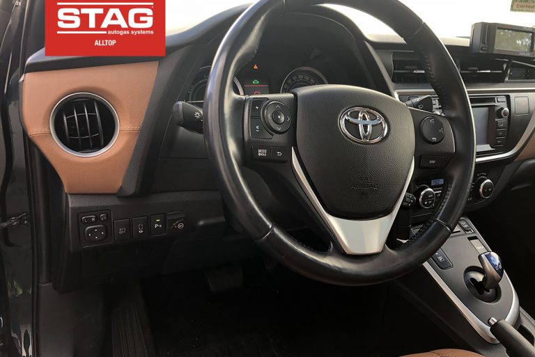 Toyota Auris 2014 1,8 99KM