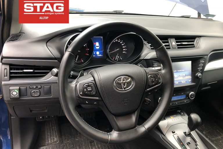 Toyota Avensis 2016 1,8 147KM