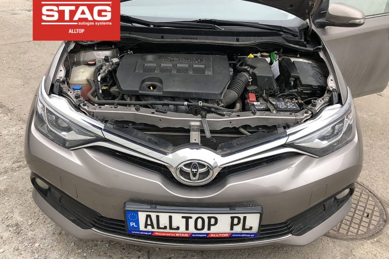 Toyota Auris 2015 1,6 131KM