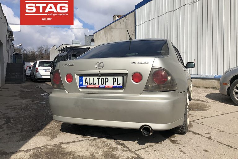 Lexus is200 1999 2,0 155KM