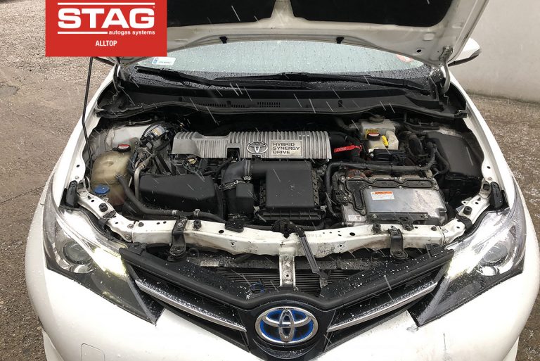 Toyota Auris 2015 1,8 99KM