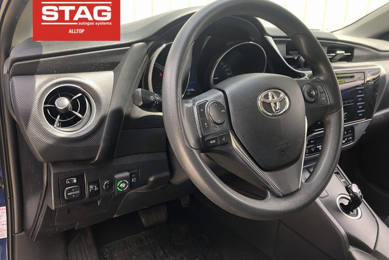 Toyota Auris 2017 1,8 100KM