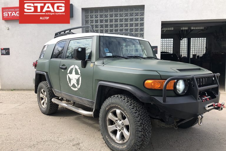 Toyota FJ Cruiser 2006 4,0 239KM