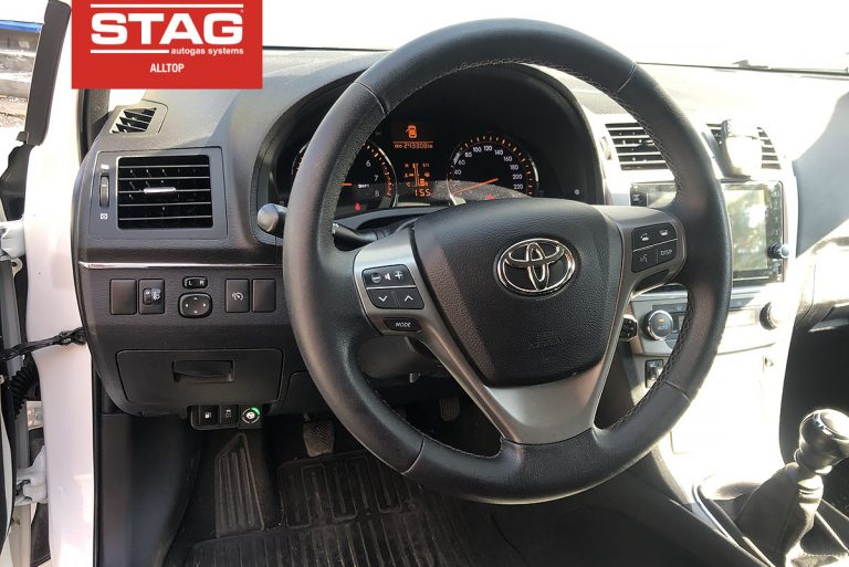 Toyota Avensis 2011 1.8 146KM