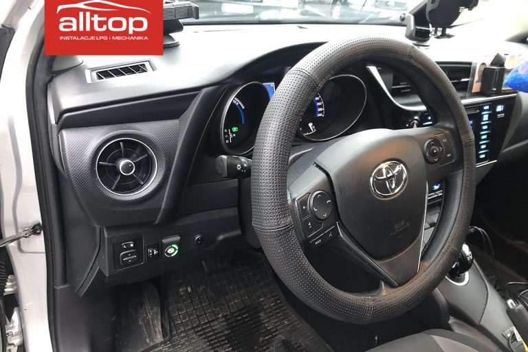 Toyota Auris 2017 1.8 98KM