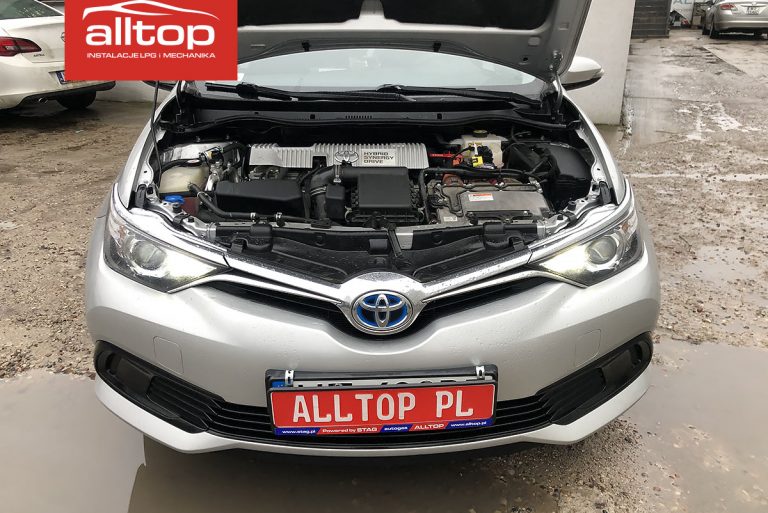 Toyota Auris 2017 1.8 98KM