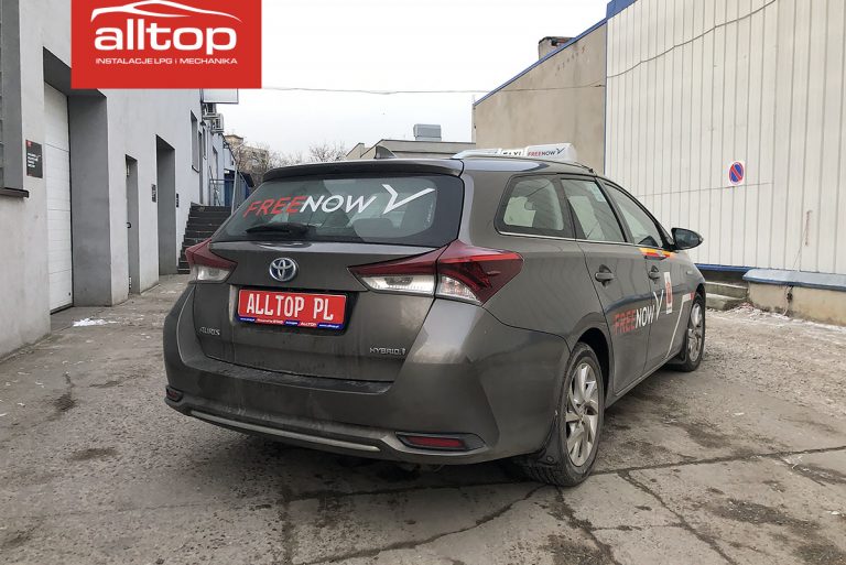 Toyota Auris 2018 1,8 100KM