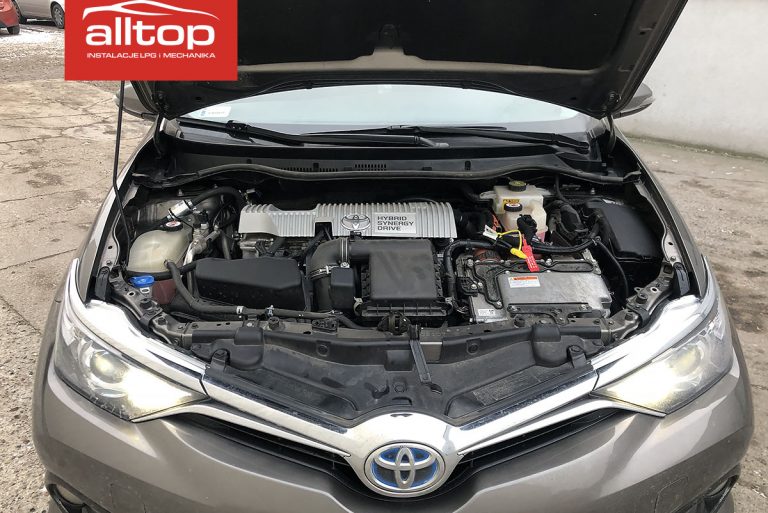 Toyota Auris 2018 1,8 100KM