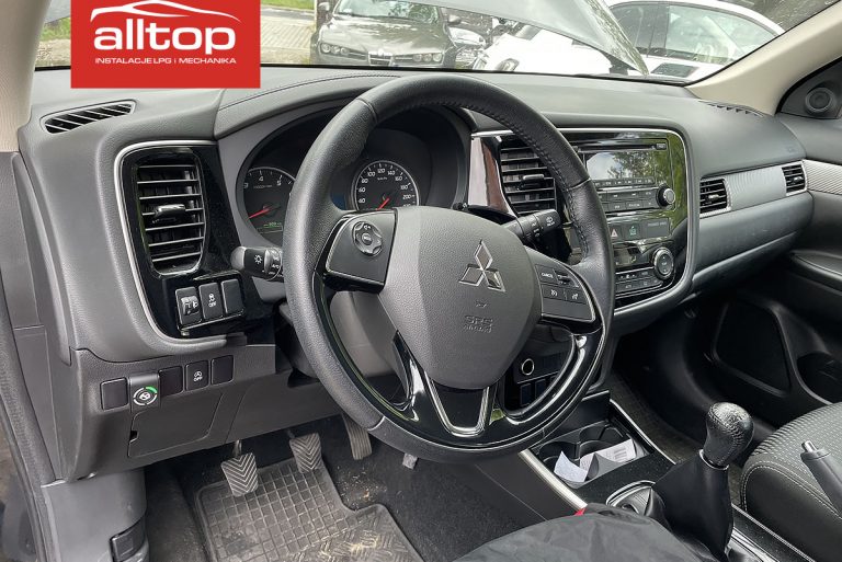 Mitsubishi Outlander 2016 2.0 150KM