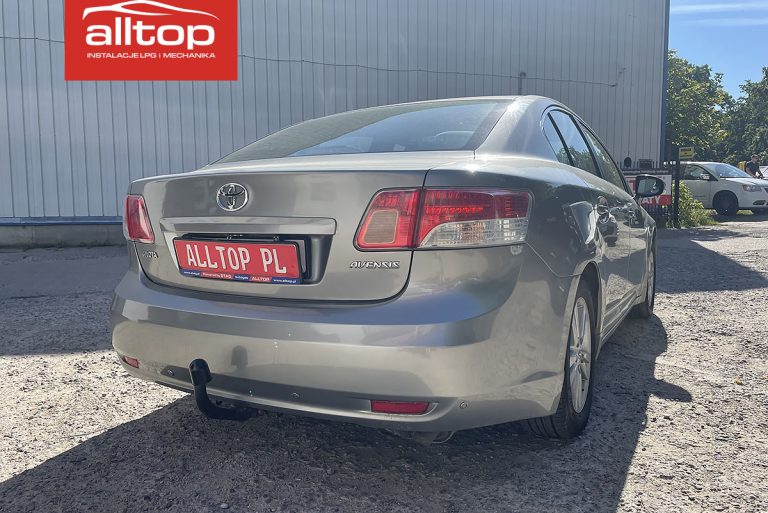 Toyota Avensis 2010 2.0 152KM