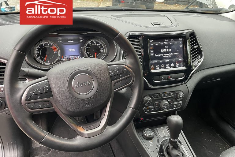 Jeep Cherokee 2019 3.2 272KM