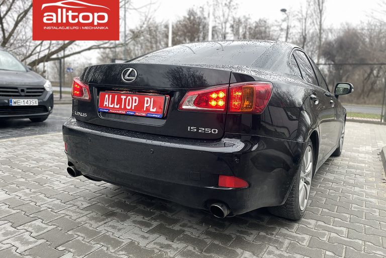 Lexus is250 2011 2,5 208KM