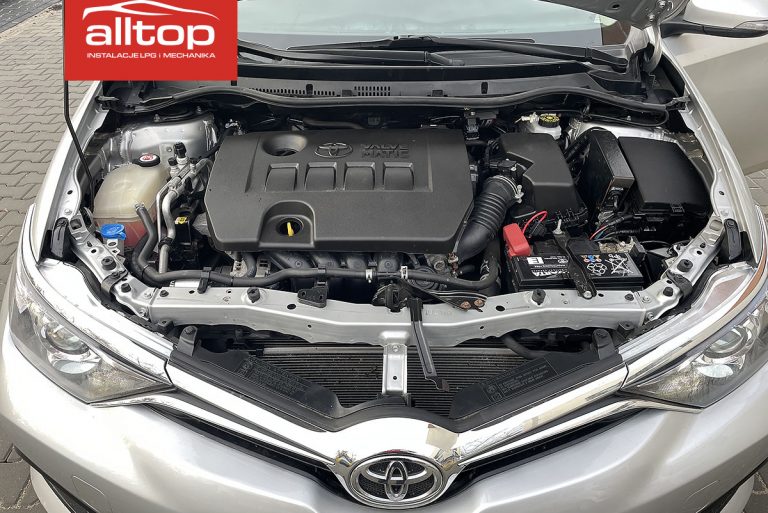 Toyota Auris 2018 1,6 132KM