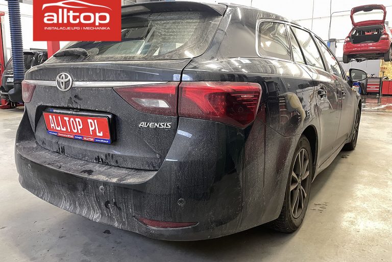 Toyota Avensis 2017 1,8 146KM